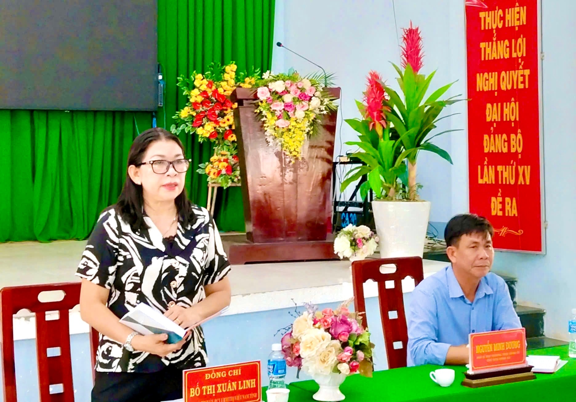 Đồng chí Bố Thị Xuân Linh, Ủy viên Ban Thường vụ Tỉnh ủy, Phó Chủ tịch Ủy ban MTTQ Việt Nam tỉnh phát biểu chỉ đạo tại buổi làm việc