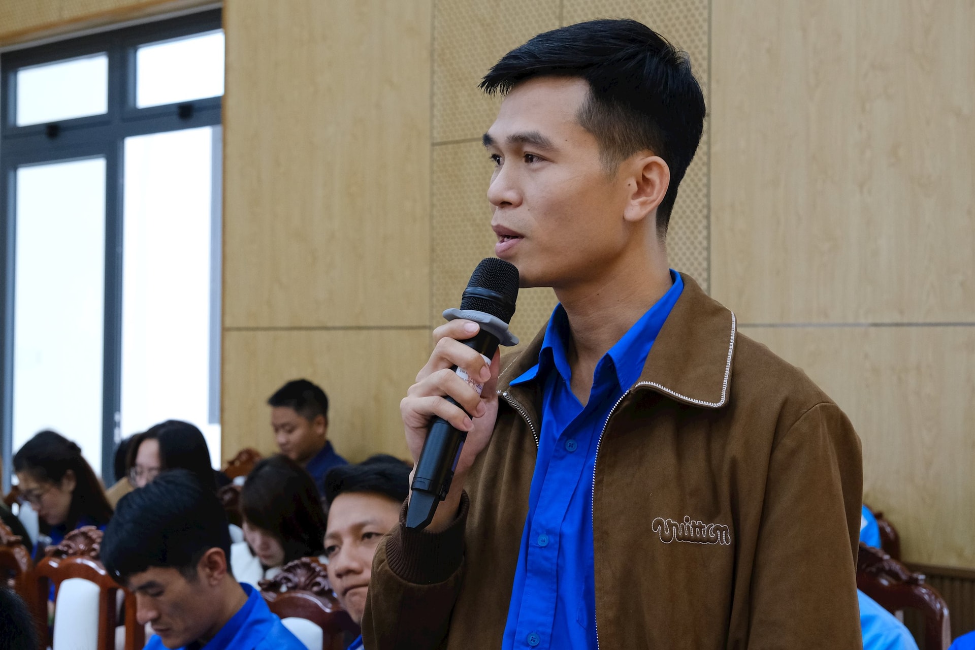 Đại biểu Đóng góp xây dựng chương trình công tác trong giai đoạn mới