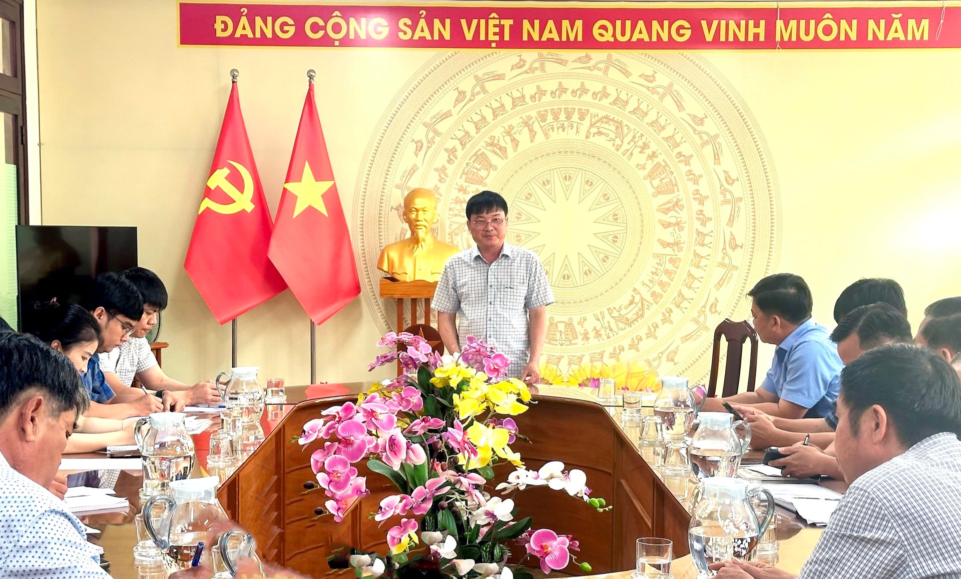 Phó Giám đốc Sở Nông nghiệp Môi trường chủ trì buổi làm việc