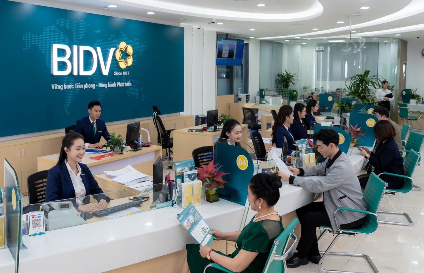 BIDV duy trì hoạt động ổn định an toàn tăng tốc chuyển đổi số và mô hình hoạt động