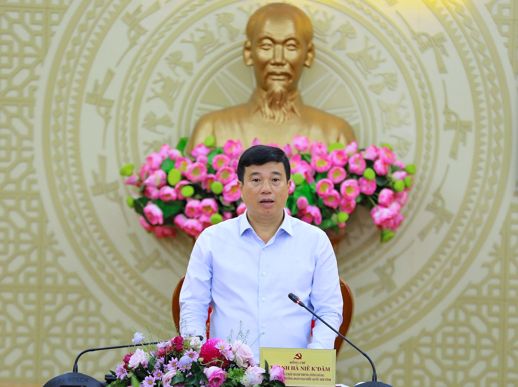 14-Anggota Komite Sentral yang diskors, Thanh Ha Nie, Kdam, menyampaikan pidato penutup pada pertemuan tersebut (1).jpg