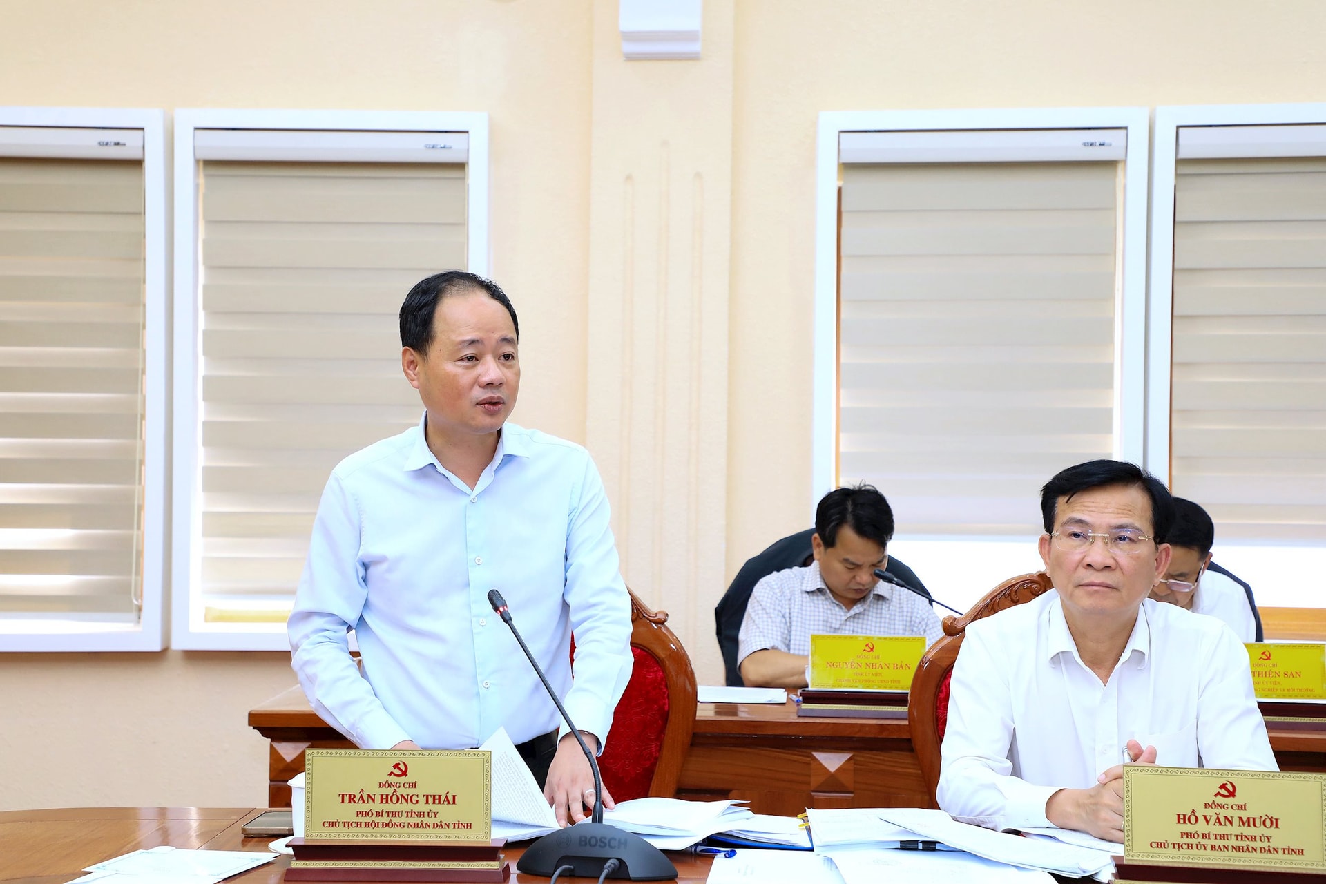 3 Phó Bí thư Tỉnh ủy, Chủ tịch HĐND tỉnh Trần Hồng Thái góp ý về vấn đề văn hóa - thể thao để thể hiện tầm vóc của tỉnh Lâm Đồng trong nhiệm kỳ tới