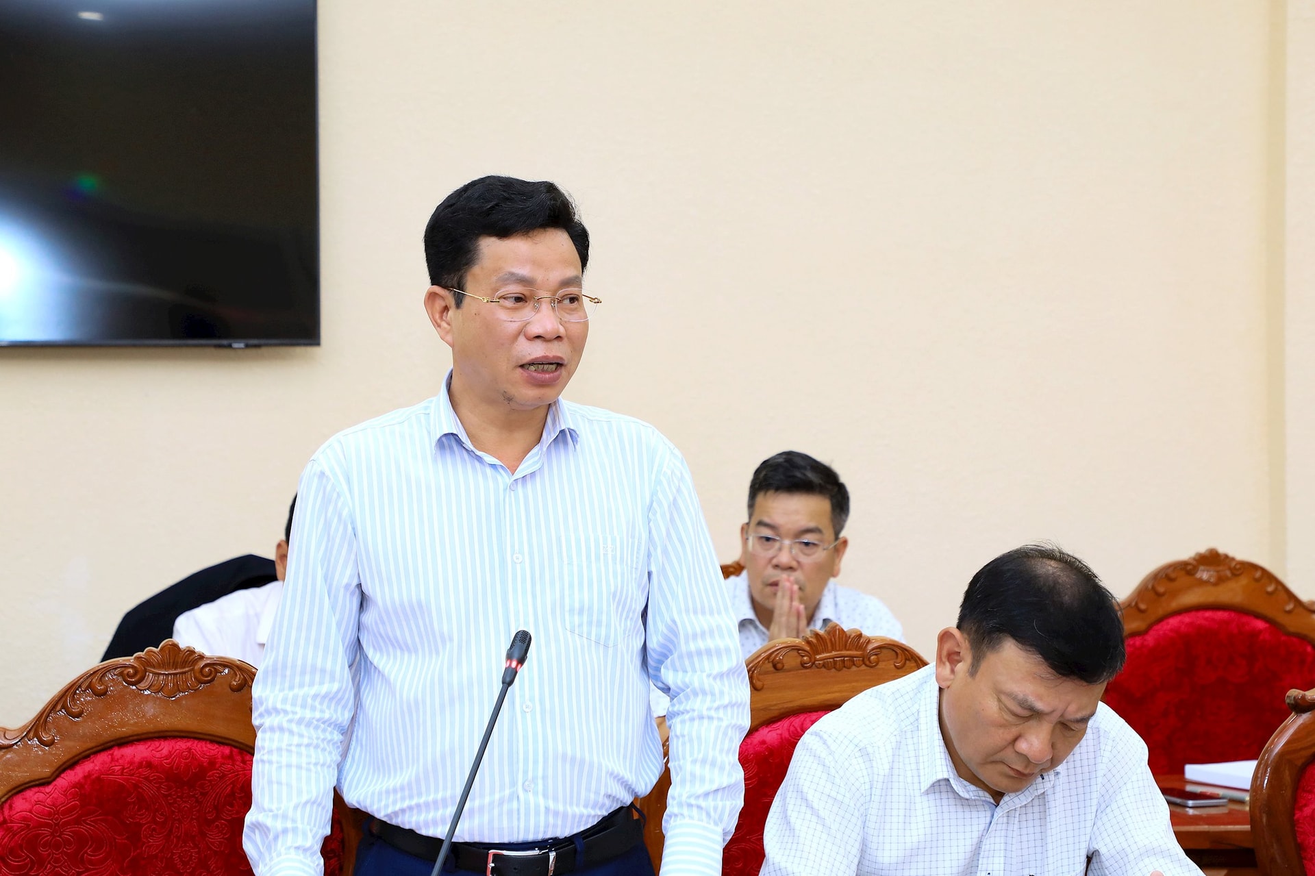 8 Phó Bí thư Tỉnh ủy Lưu Văn Trung đề nghị điều chỉnh một số nội dung trong đánh giá tồn tại, hạn chế, điểm nghẽn nêu ra trong Dự thảo văn kiện