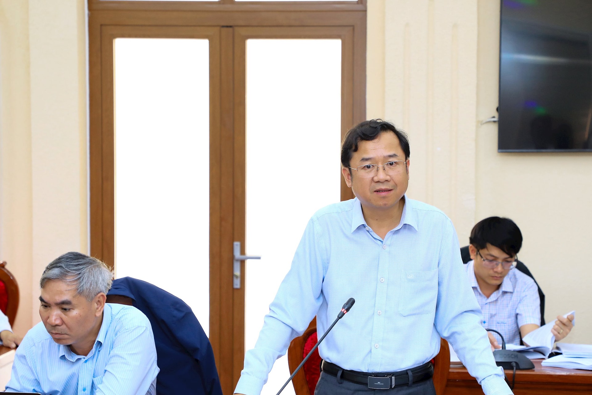 9 UVBTV, Trưởng Ban Tổ chức Tỉnh ủy Tôn Thiện Đồng đề nghị Dự thảo văn kiện thể hiện rõ nét hơn nữa vai trò nhân lực trong giai đoạn mới