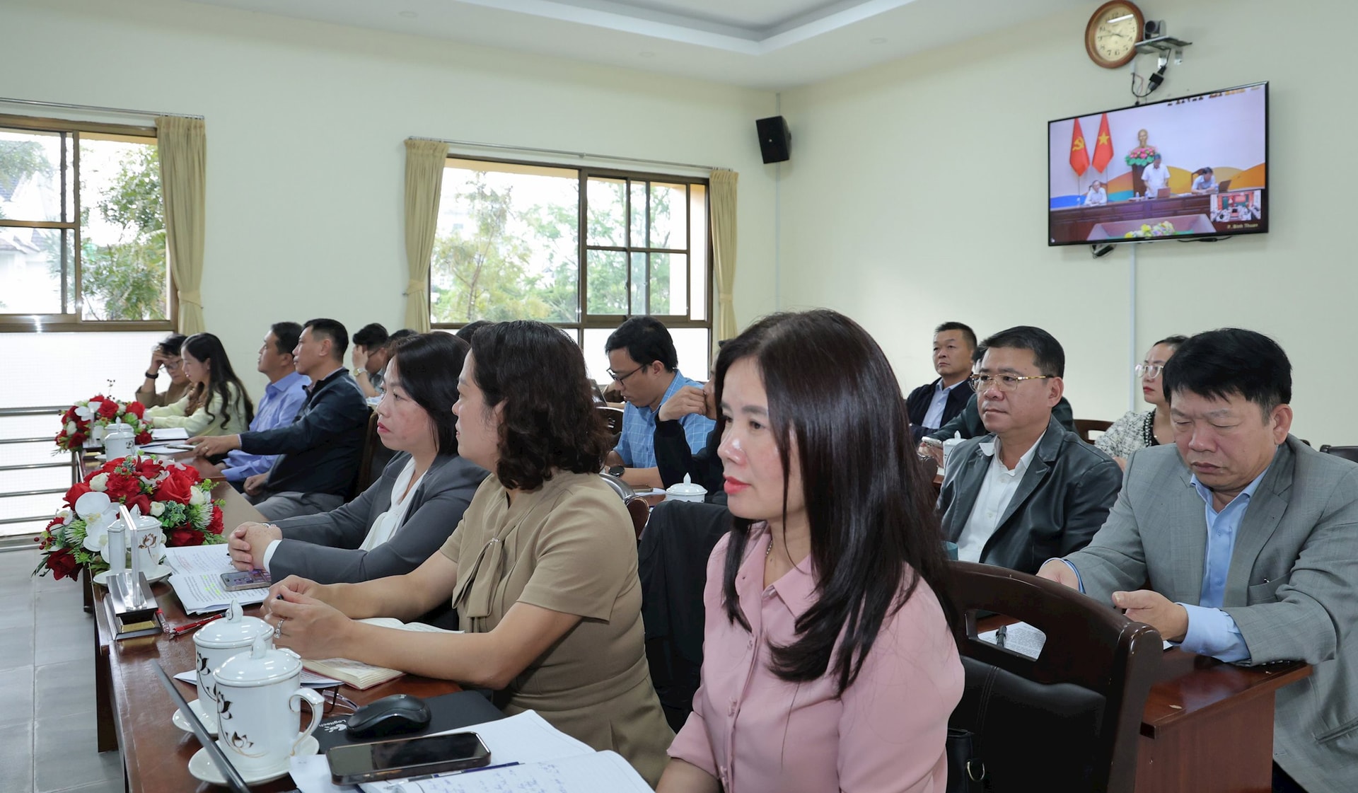cac-dai-bieu-phuong-trugn.-tam.jpg