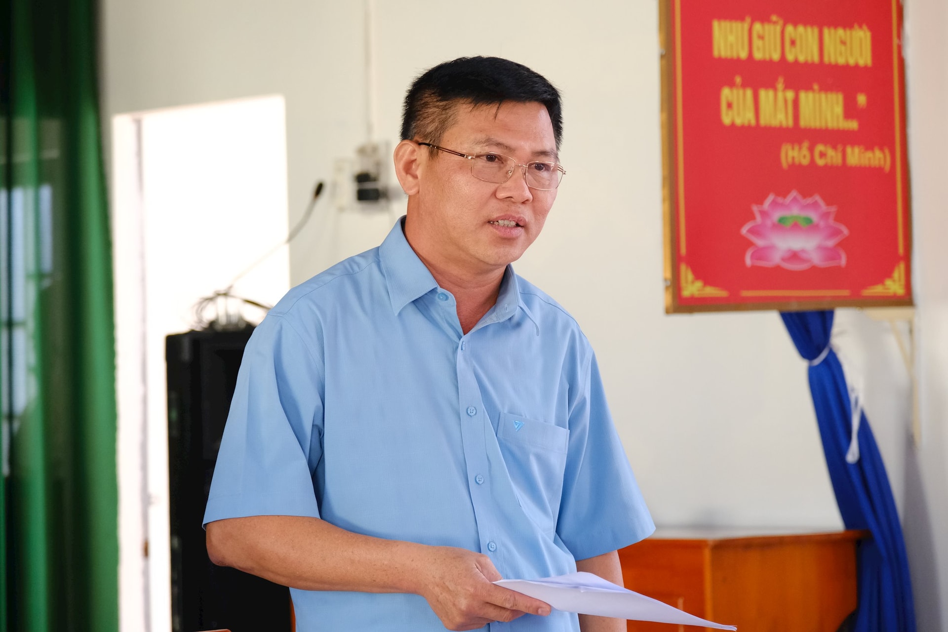 លេខាបក្សឃុំ Gia Hiep លោក Nguyen The Hoc បានរាយការណ៍អំពីស្ថានភាពរៀបចំបន្ទាប់ពីការរួមបញ្ចូលគ្នា។