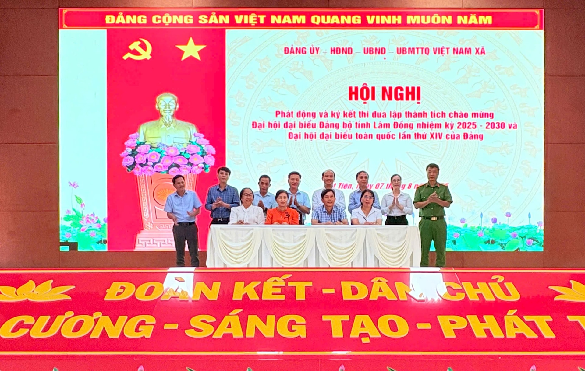 ký kết