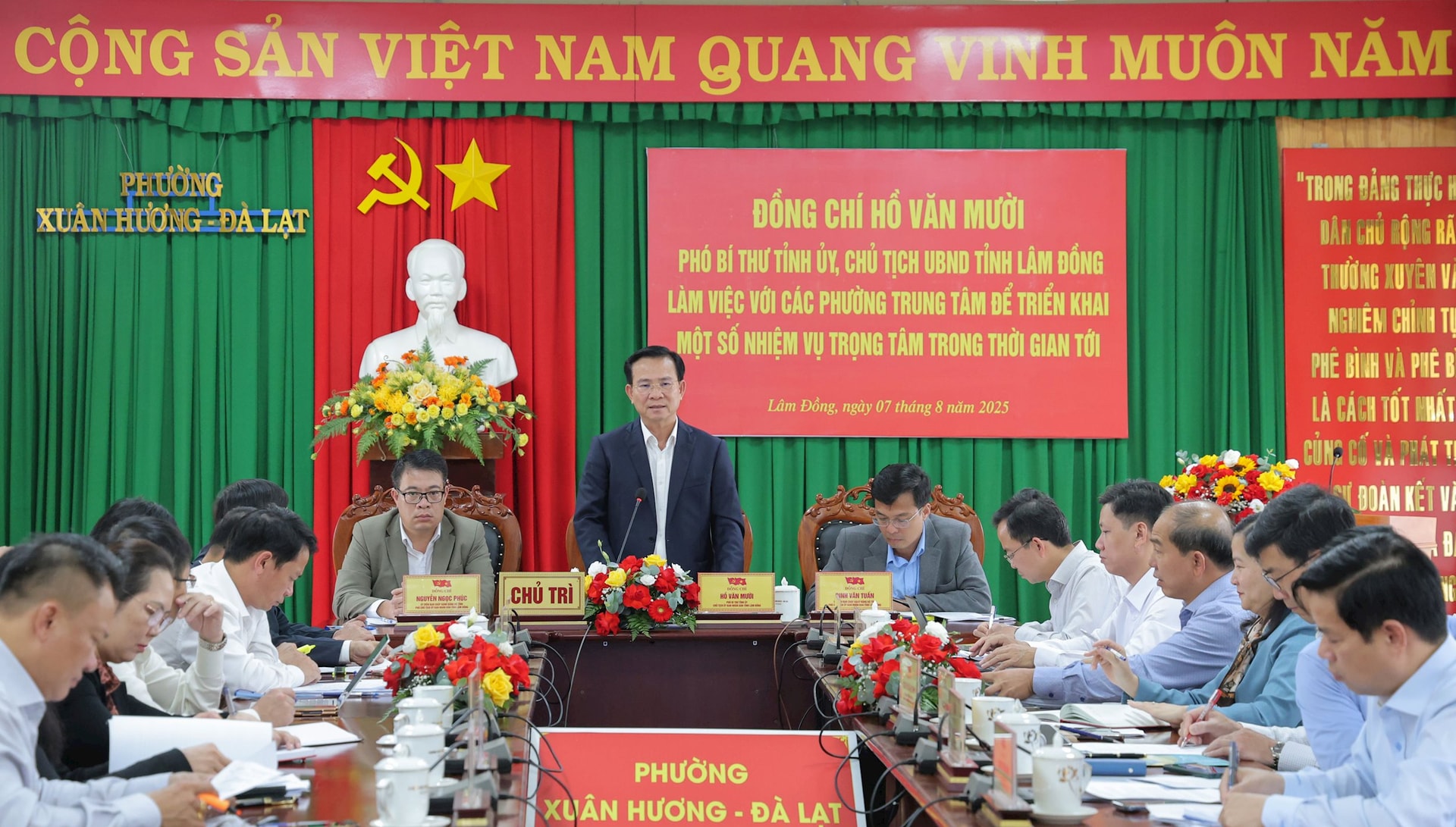 quang-canh-buoi-la-viec.jpg