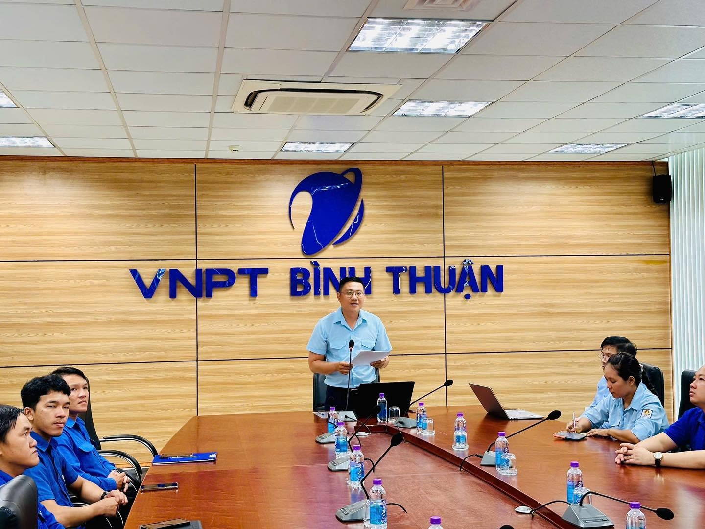 Trình bày tham luận về thúc đẩy quyền tham gia của trẻ em