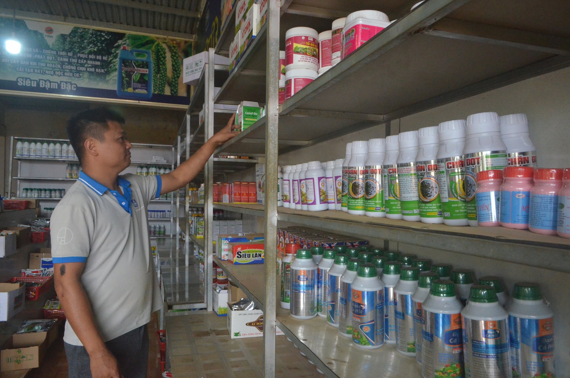 Ông Phan Văn Minh, xã Nam Đà cho rằng, Nhà nước cần có cơ chế huy động vai trò, trách nhiệm từ các doanh nghiệp, đại lý sản xuất, kinh doanh thuốc BVTV trong thu gom, xử lý rác thải nguy hại.