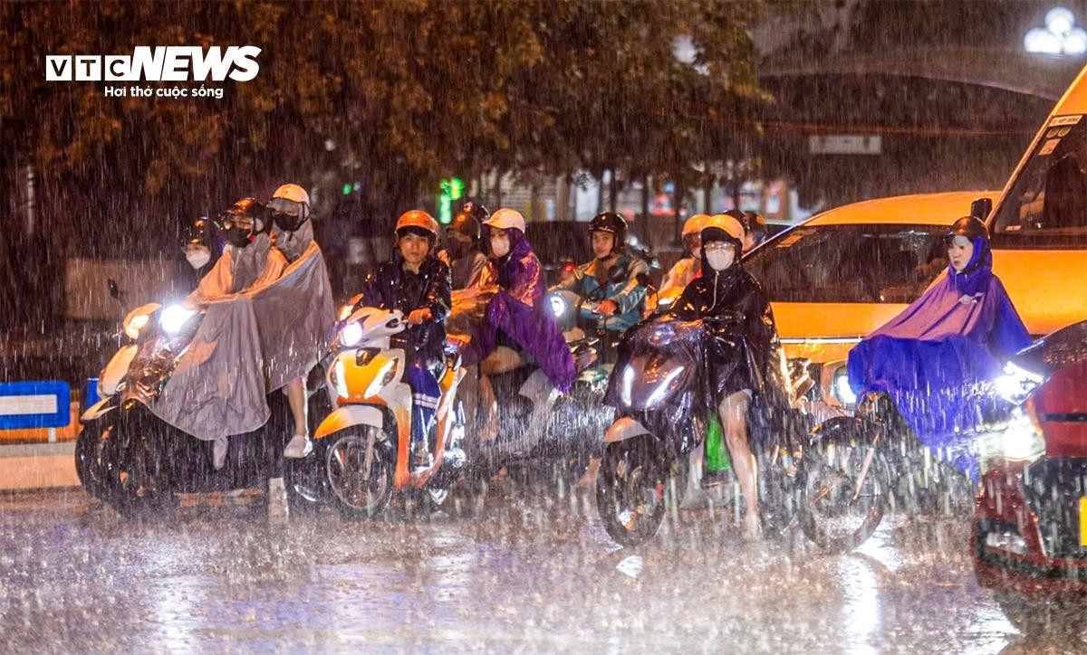 Dự báo thời tiết 10 ngày tới, miền Bắc và miền Trung hứng mưa sau đợt nắng nóng. (Ảnh minh hoạ: Đắc Huy)