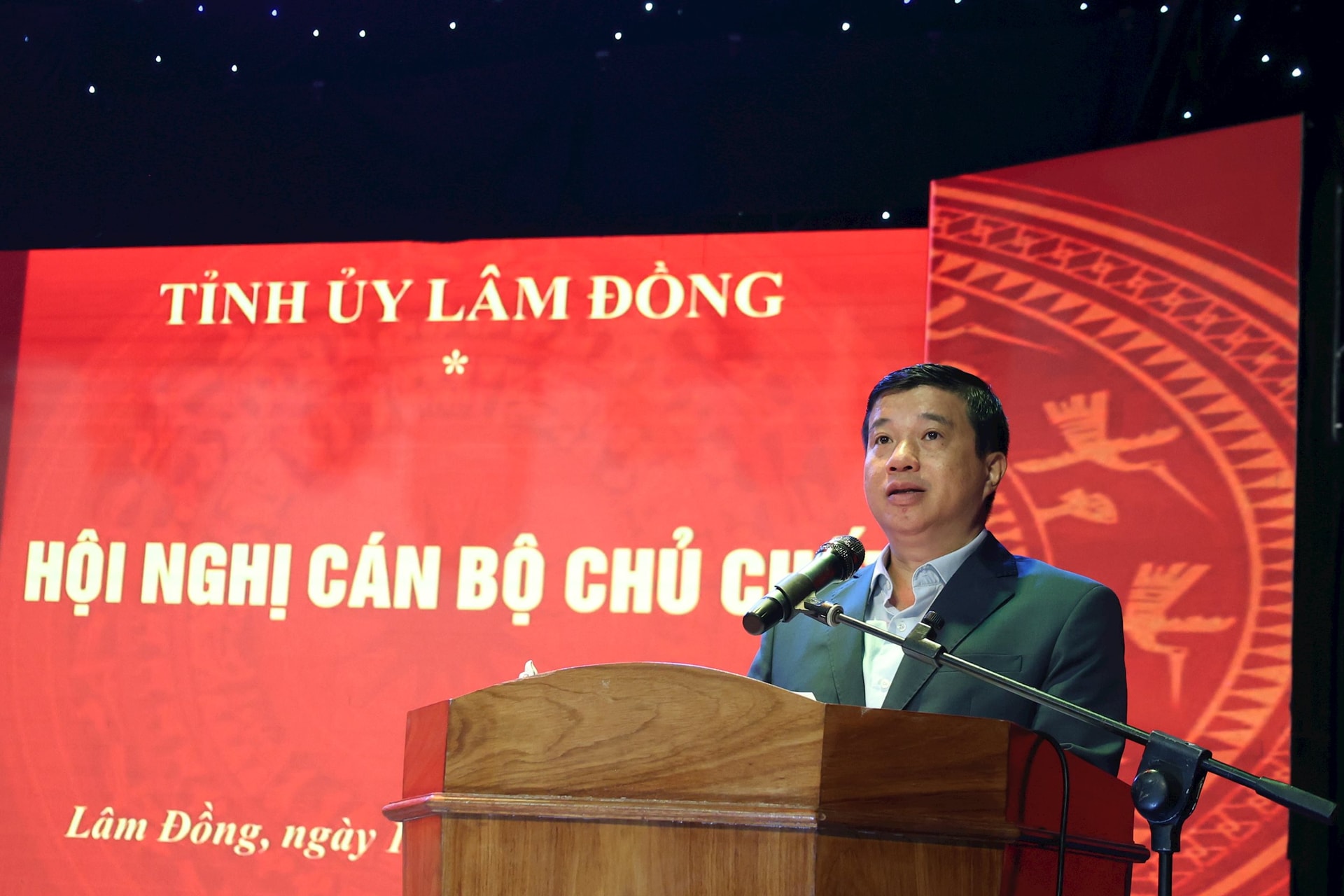 Bí thư Tỉnh ủy Y Thanh Hà Niê Kđăm quán triệt hội ng