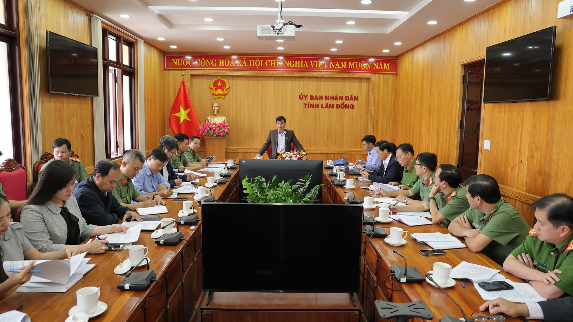 nghi3845.jpg