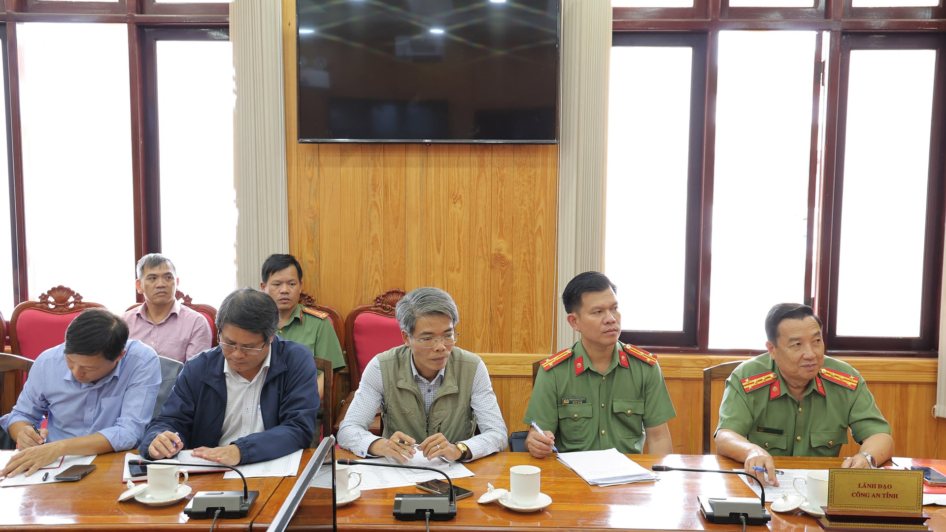 nghi3944.jpg