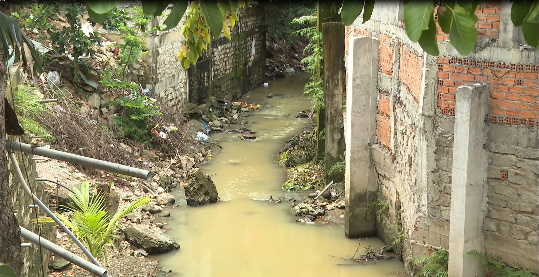 Droga odwodnienia powodziowego zablokowała przepływ