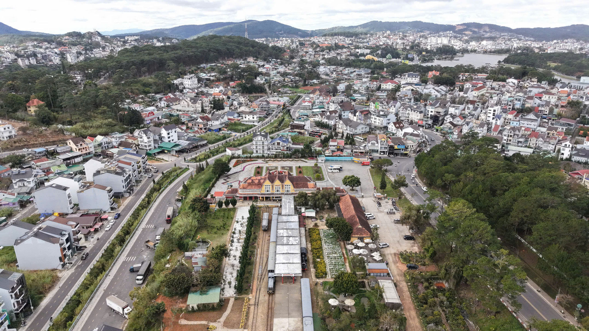 Lâm Đồng thiếu 'nhạc trưởng' chỉ huy, truyền cảm hứng phát triển kinh tế- xã hội- Ảnh 5.