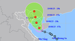 Áp thấp nhiệt đới hướng vào Quảng Ninh-Lạng Sơn, hai miền Bắc và Trung mưa lớn