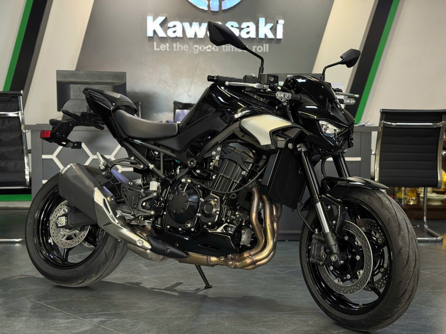 glo-kawasaki-z900-208-11.jpg