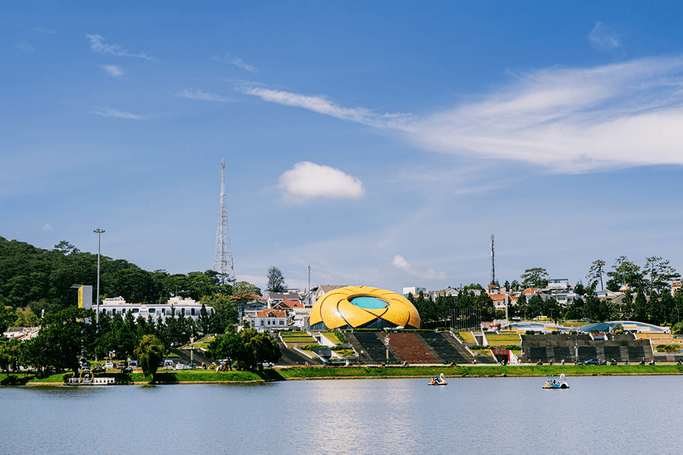 dia-diem-du-lich-da-lat-ho-xuan-huong.png