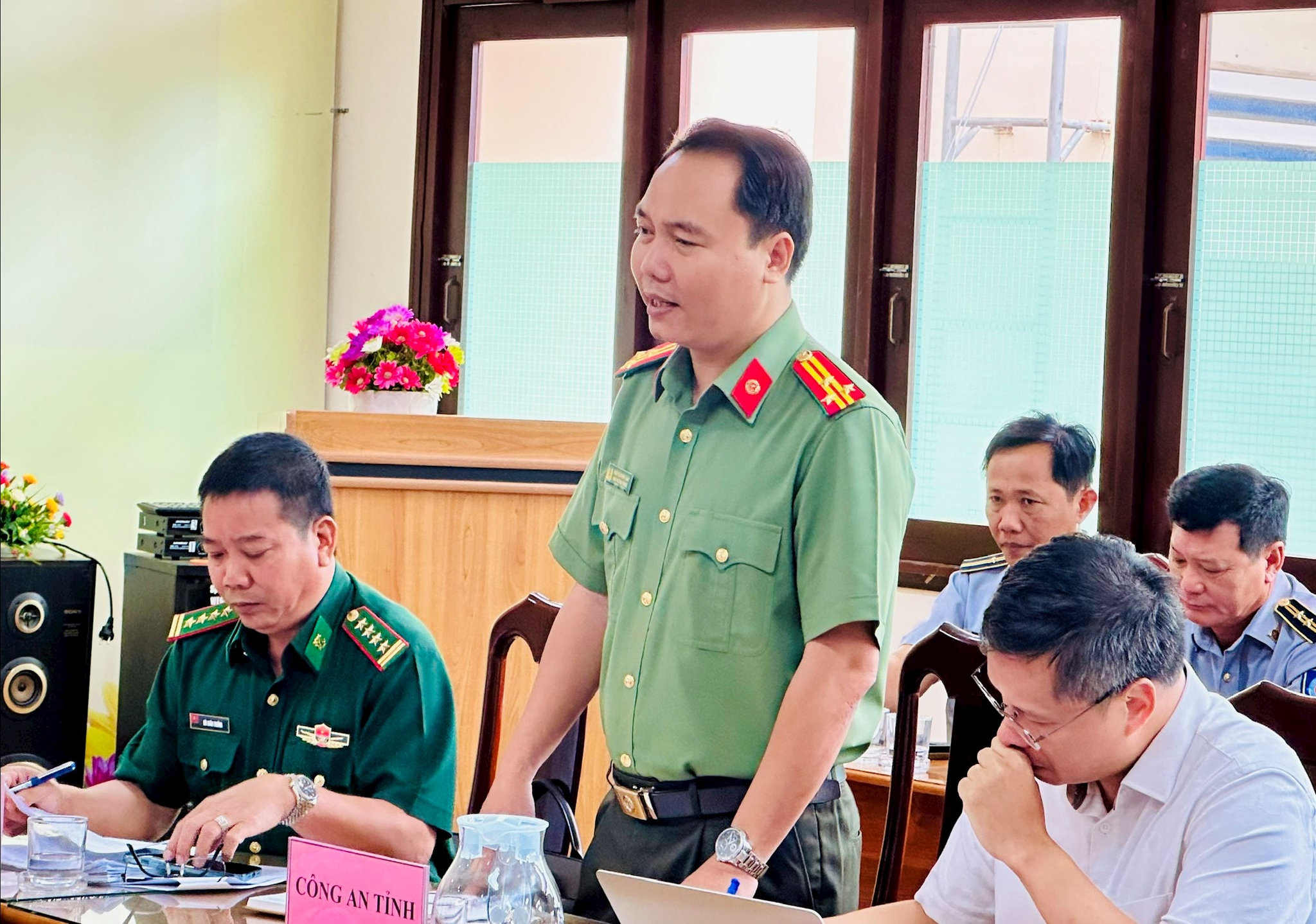 Đại diện Công an tỉnh nêu ý kiến 