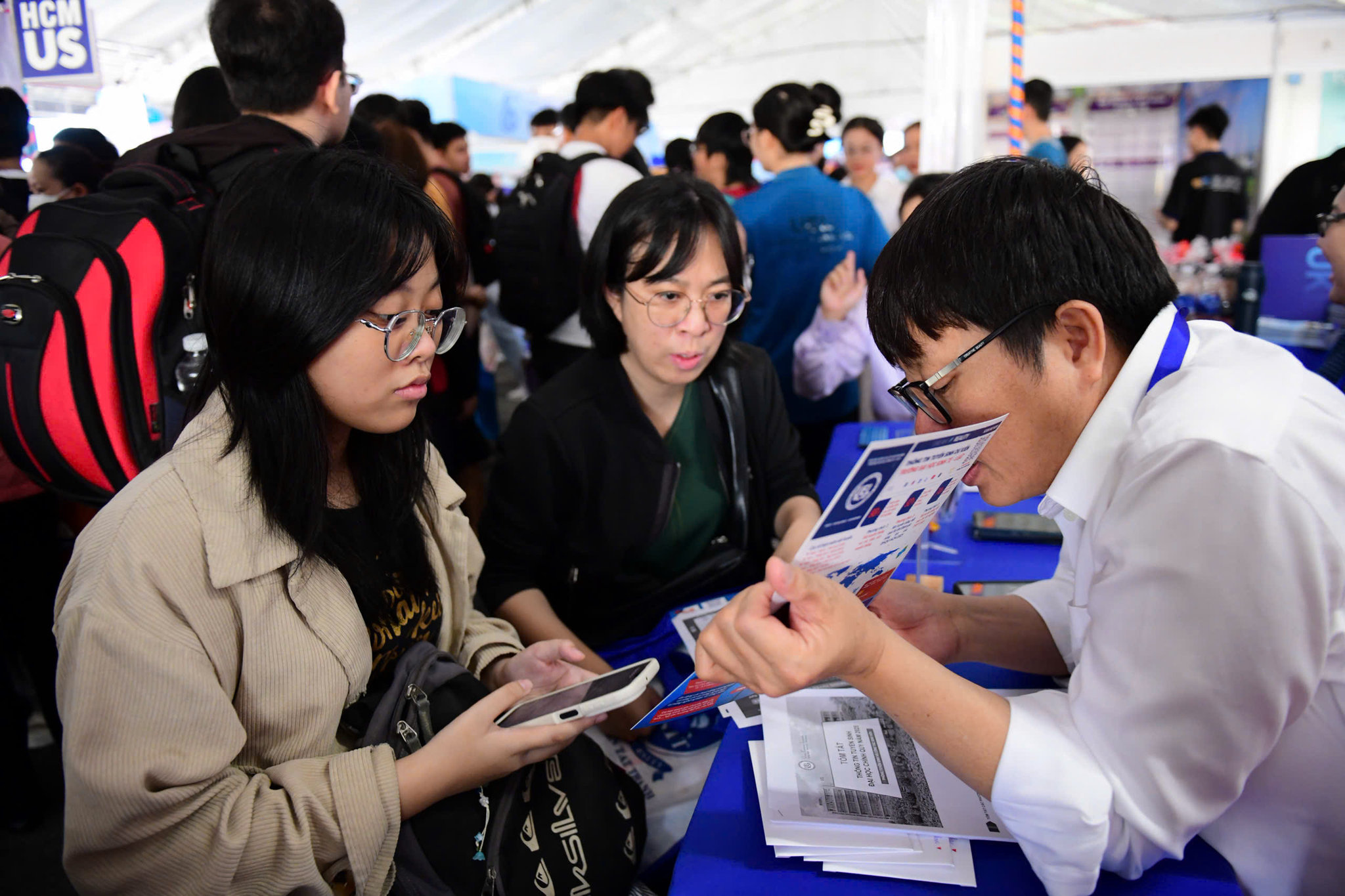 Tuyển sinh đại học 2025: Vì sao điểm chuẩn tăng kỷ lục? - Ảnh 3. Tuyển sinh đại học 2025: Vì sao điểm chuẩn tăng kỷ lục? - Ảnh 3.