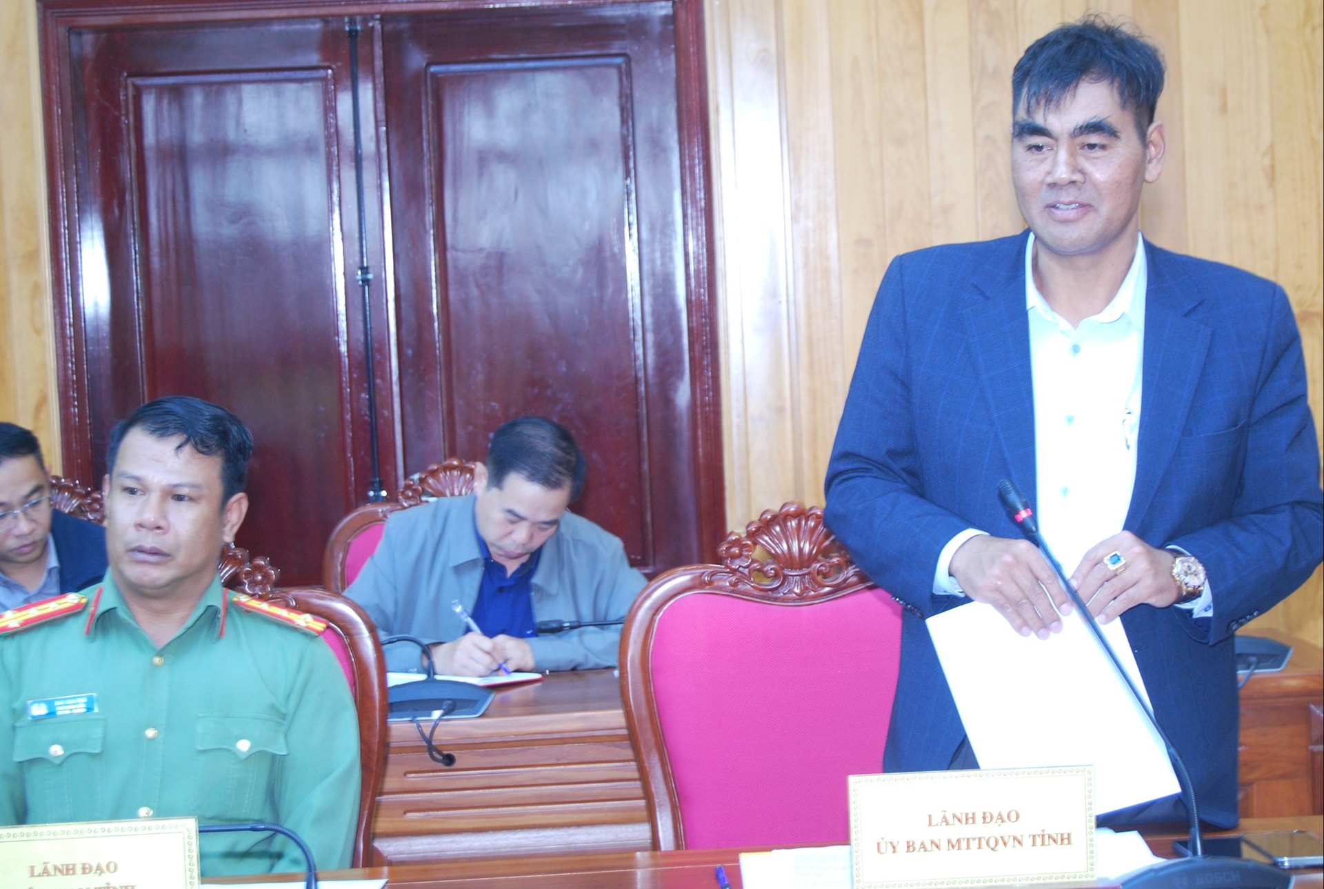 Wakil pemimpin setiap jabatan dan cawangan berkaitan berucap pada mesyuarat tersebut (1)