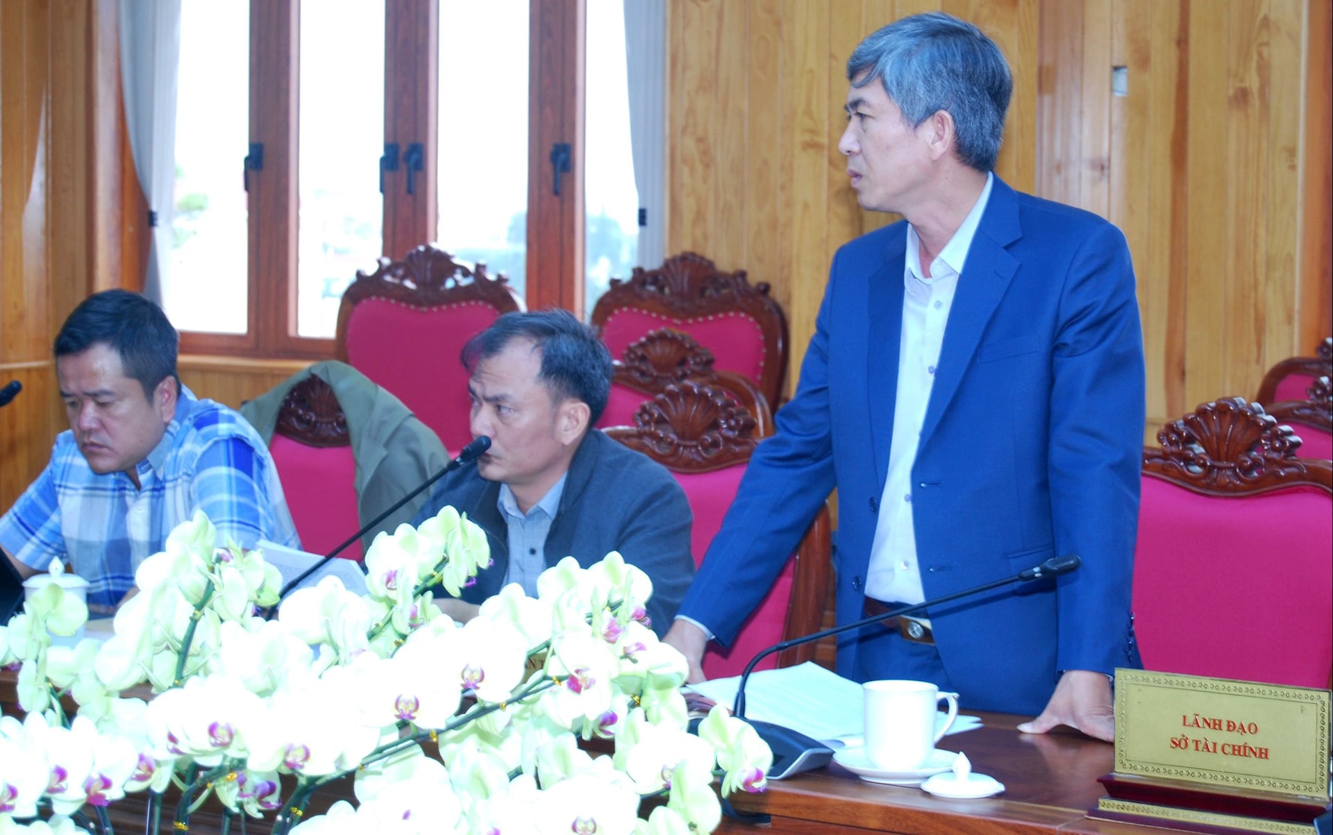 dai-dien-lanh-dao-tung-so-nganh-lien-quan-phat-bieu-tai-buoi-lam-viec-4-(1).jpg
