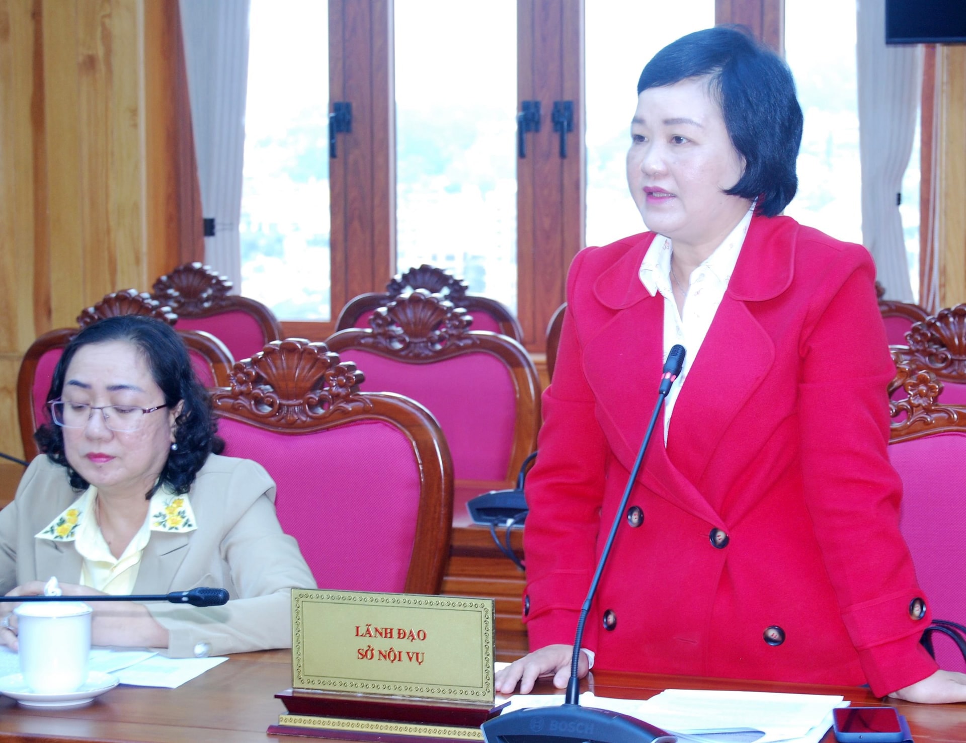 dai-dien-lanh-dao-tung-so-nganh-lien-quan-phat-bieu-tai-buoi-lam-viec-5-(1).jpg