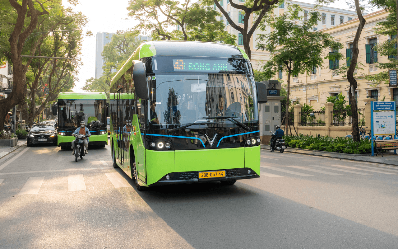 Hà Nội tăng cường nhiều tuyến xe buýt đến Trung tâm Triển lãm Việt Nam. (Ảnh: Hanoi.gov.vn)