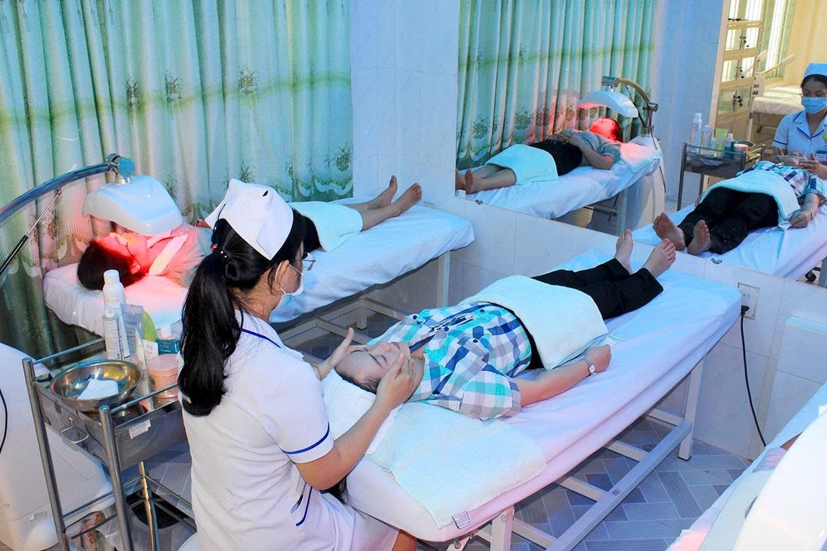 ការថែទាំសុខភាពនៅមន្ទីរពេទ្យសើស្បែកខេត្ត