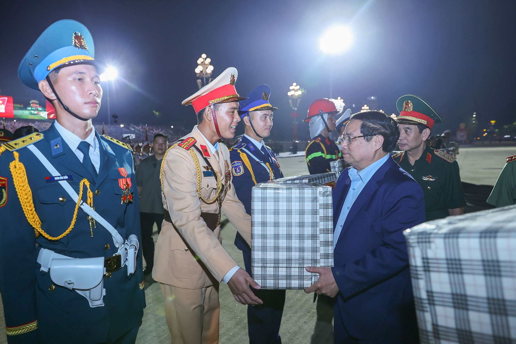 Diễu binh, diễu hành A80: Thể hiện khí thế hào hùng, sức mạnh của lực lượng vũ trang nhân dân- Ảnh 1.