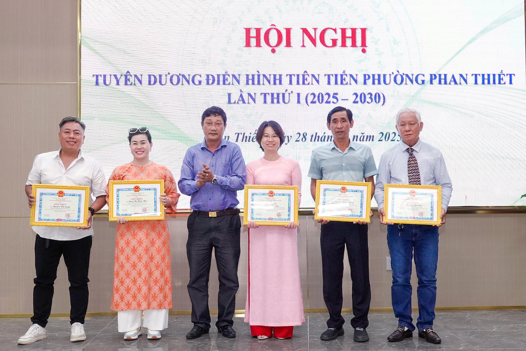 Belohnung typischer fortgeschrittener Personen (Foto von N. Lan)