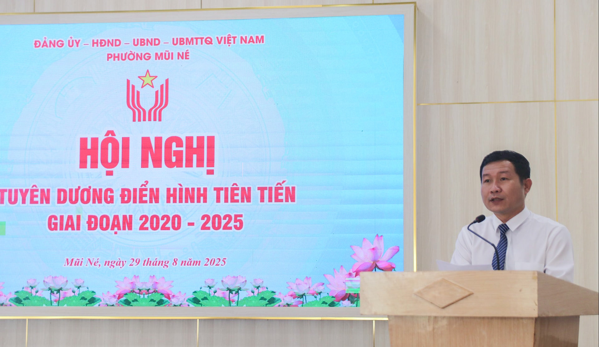 dong-chi-nguyen-hai-dang-pho-chu-tich-ubnd-phuong-mui-ne-phat-dong-phong-trao-thi-dua-(1).jpg
