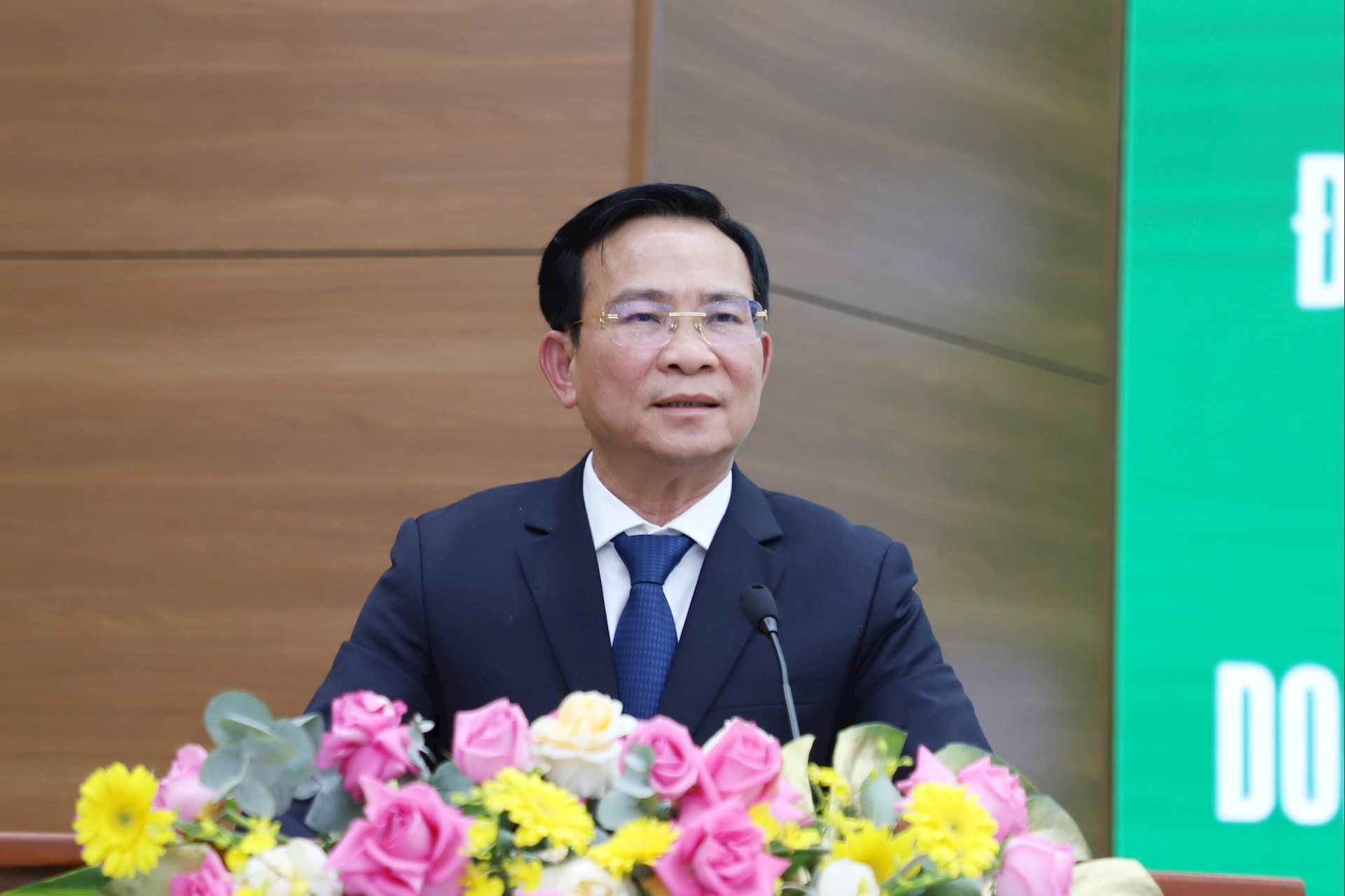 Chủ tịch UBND tỉnh Hồ Văn Mười đề nghị các doanh nghiệp có nhiều chương trình, hoạt động nhằm thúc đẩy kinh tế - xã hội Lâm Đồng tiếp tục phát triển