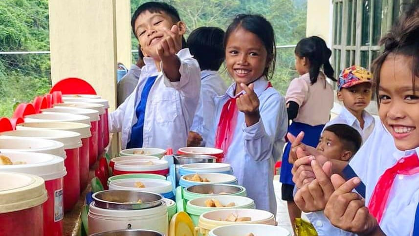 Bữa ăn trưa cho học sinh tiểu học và THCS ở các xã biên giới phải đảm bảo chất lượng