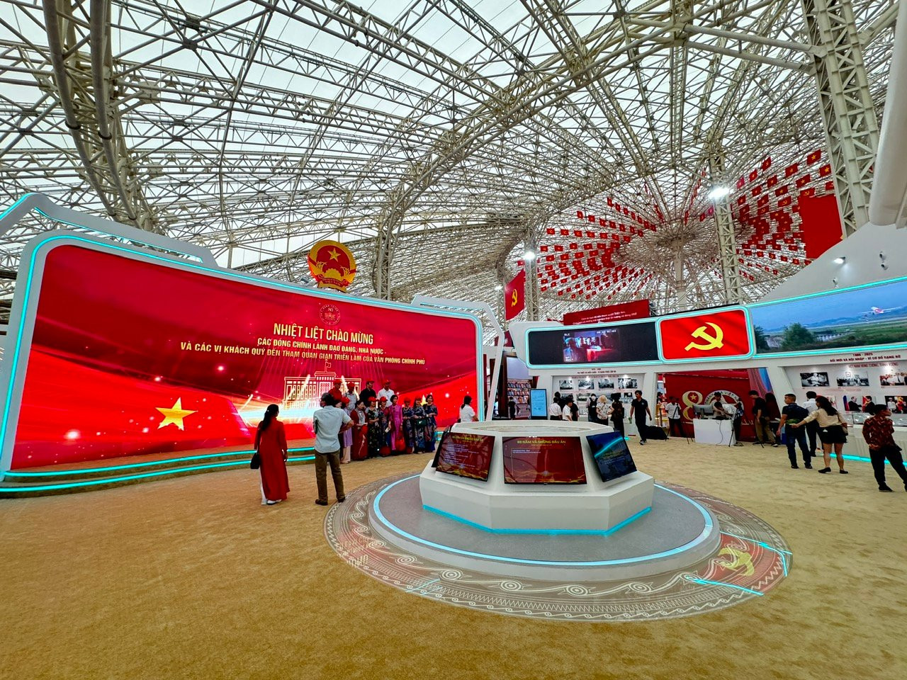 Công văn 8116: Bảo đảm trật tự an toàn giao thông khi tổ chức Triển lãm thành tựu Đất nước dịp kỷ niệm 80 năm Ngày Quốc khánh