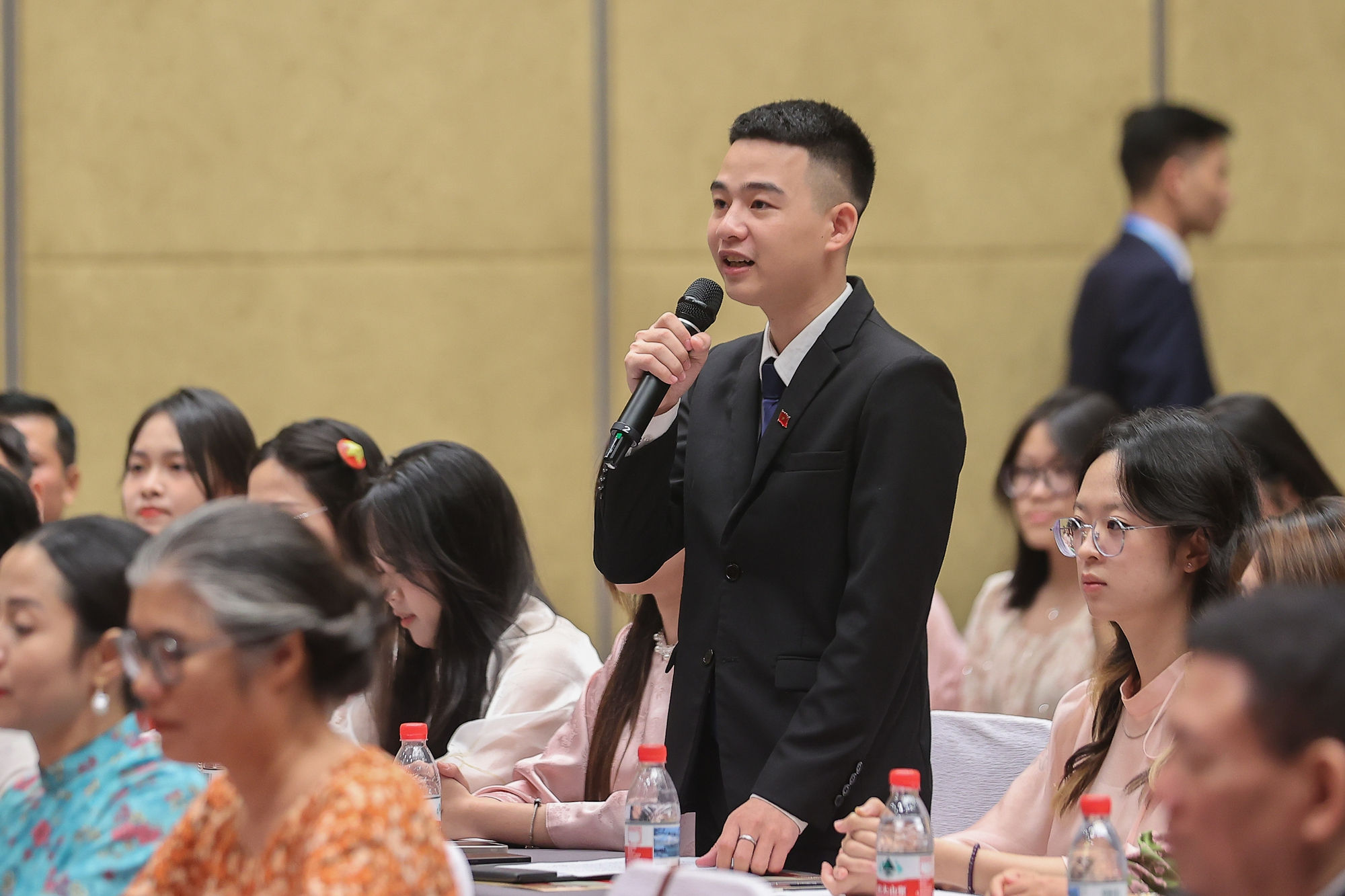 Thủ tướng chia sẻ với kiều bào tại Trung Quốc về không khí, tinh thần Quốc khánh trong nước- Ảnh 7.