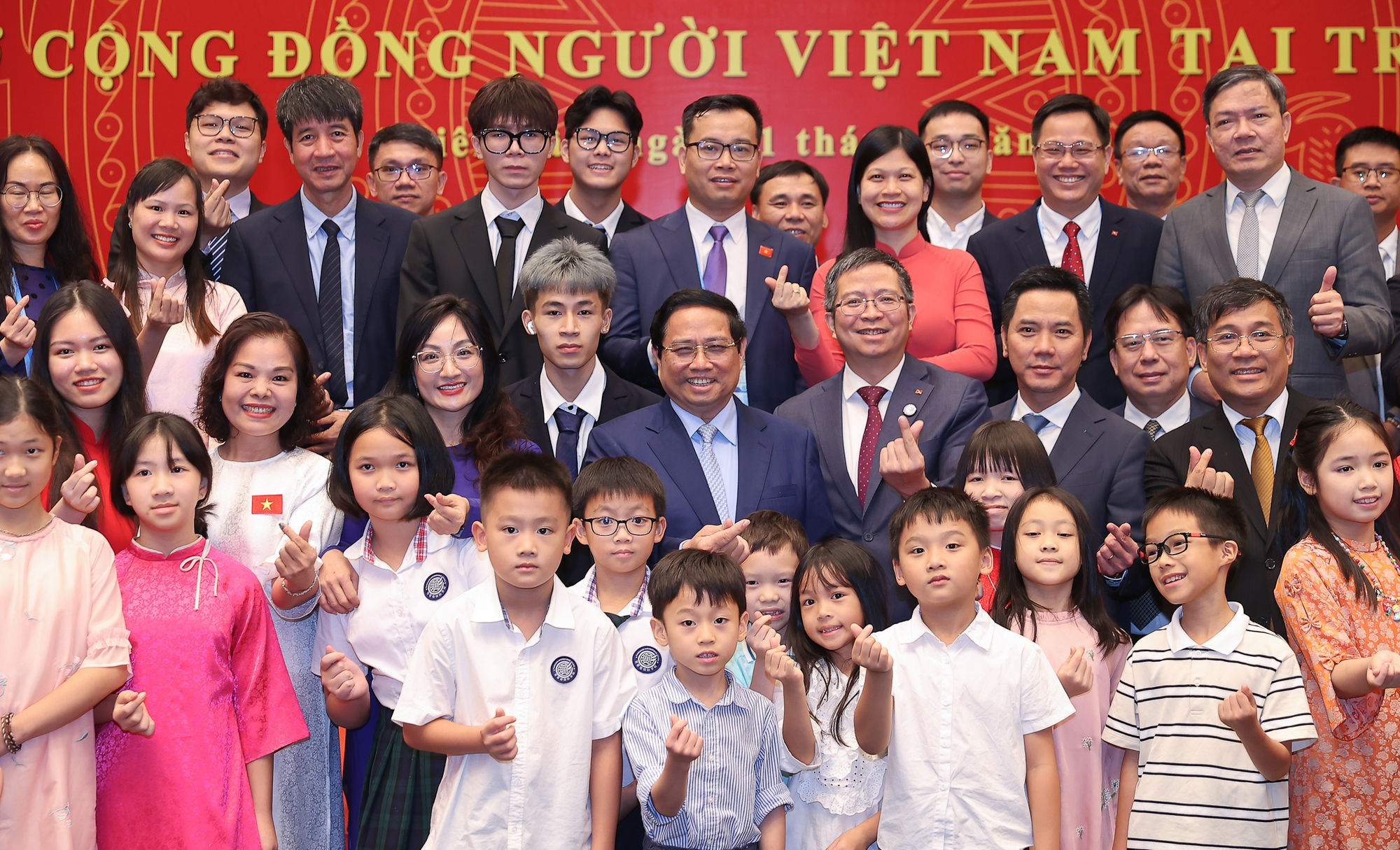 Thủ tướng chia sẻ với kiều bào tại Trung Quốc về không khí, tinh thần Quốc khánh trong nước- Ảnh 9.