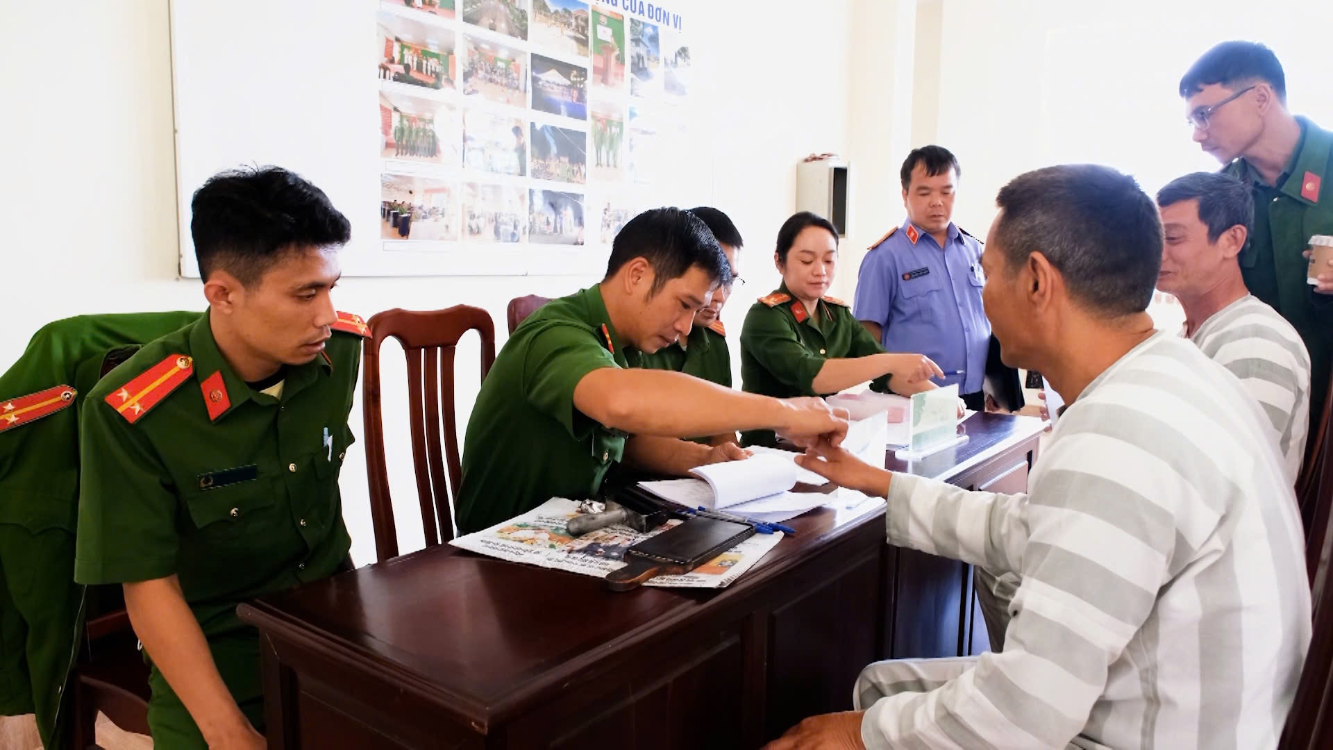 កម្លាំងនគរបាលចេញលិខិតលើកលែងទោសដល់ទណ្ឌិត