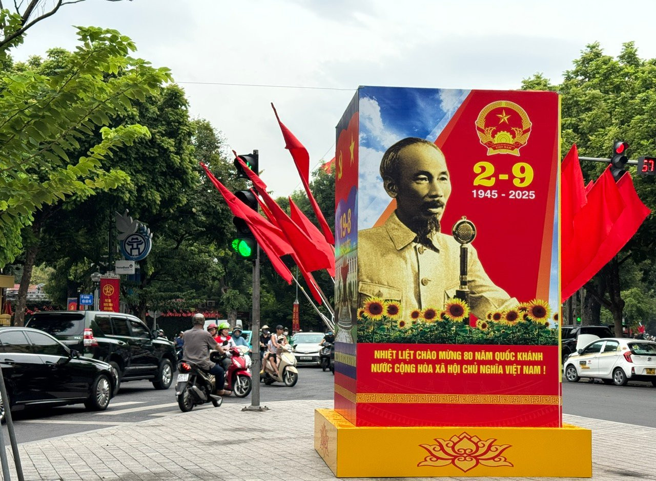 Hà Nội hướng dẫn tặng 100.000 đồng dịp kỷ niệm 80 năm Quốc khánh 2/9 (Công văn 4895/UBND-KT)