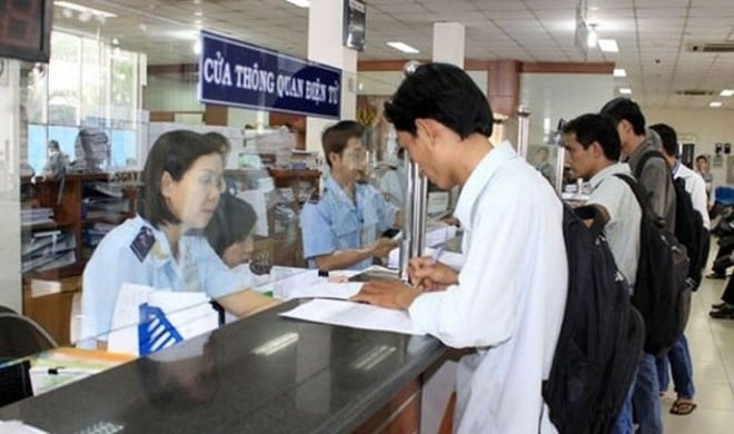 Mức phí hải quan và lệ phí hàng hóa phương tiện quá cảnh từ 12/10/2025 