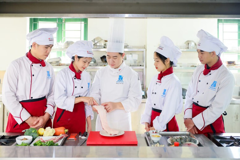 hoc-nghe-nau-an-1-17552431368411551044055.jpg