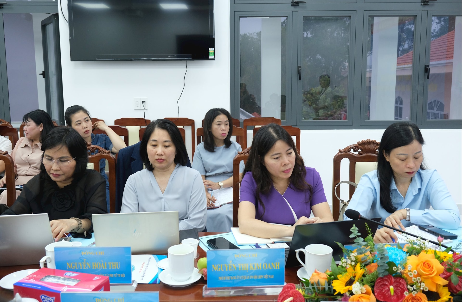 Các thành viên đoàn công tác