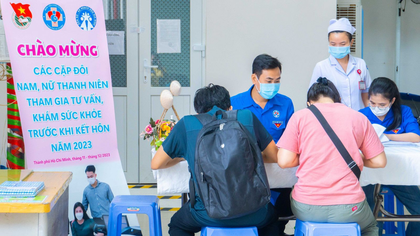 Sinh đủ 2 con trước 35 tuổi: Người tạm trú ở TPHCM có được 5 triệu không