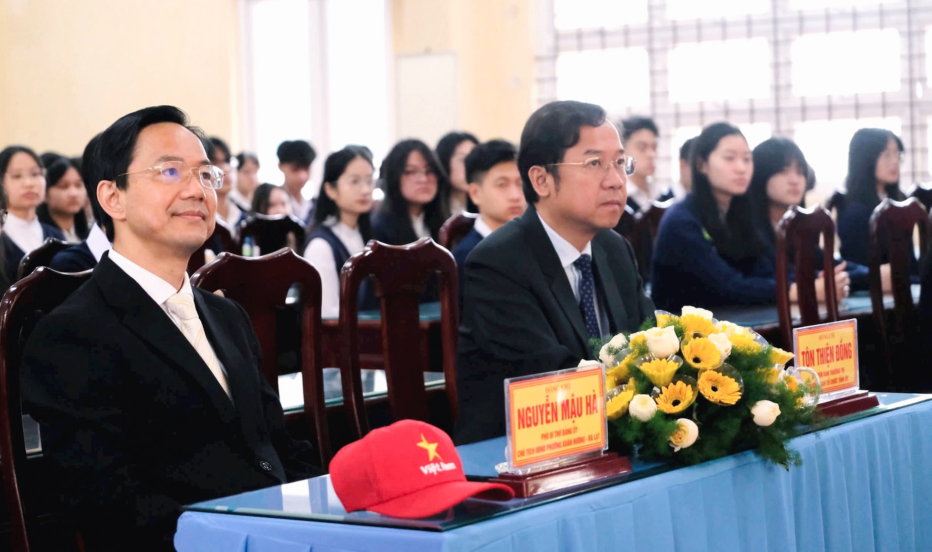 ប្រធានគណៈកម្មាធិការប្រជាជន Phuong Xuan Huong ទីក្រុង Dalat Nguyen Mau Ha បានចូលរួមពិធីបើកនៅវិទ្យាល័យ Bui Thi Xuan (1).jpg