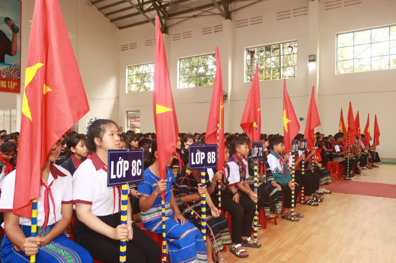 Học sinh trường Phổ thông Dân tộc nội trú THCS Đam Rông