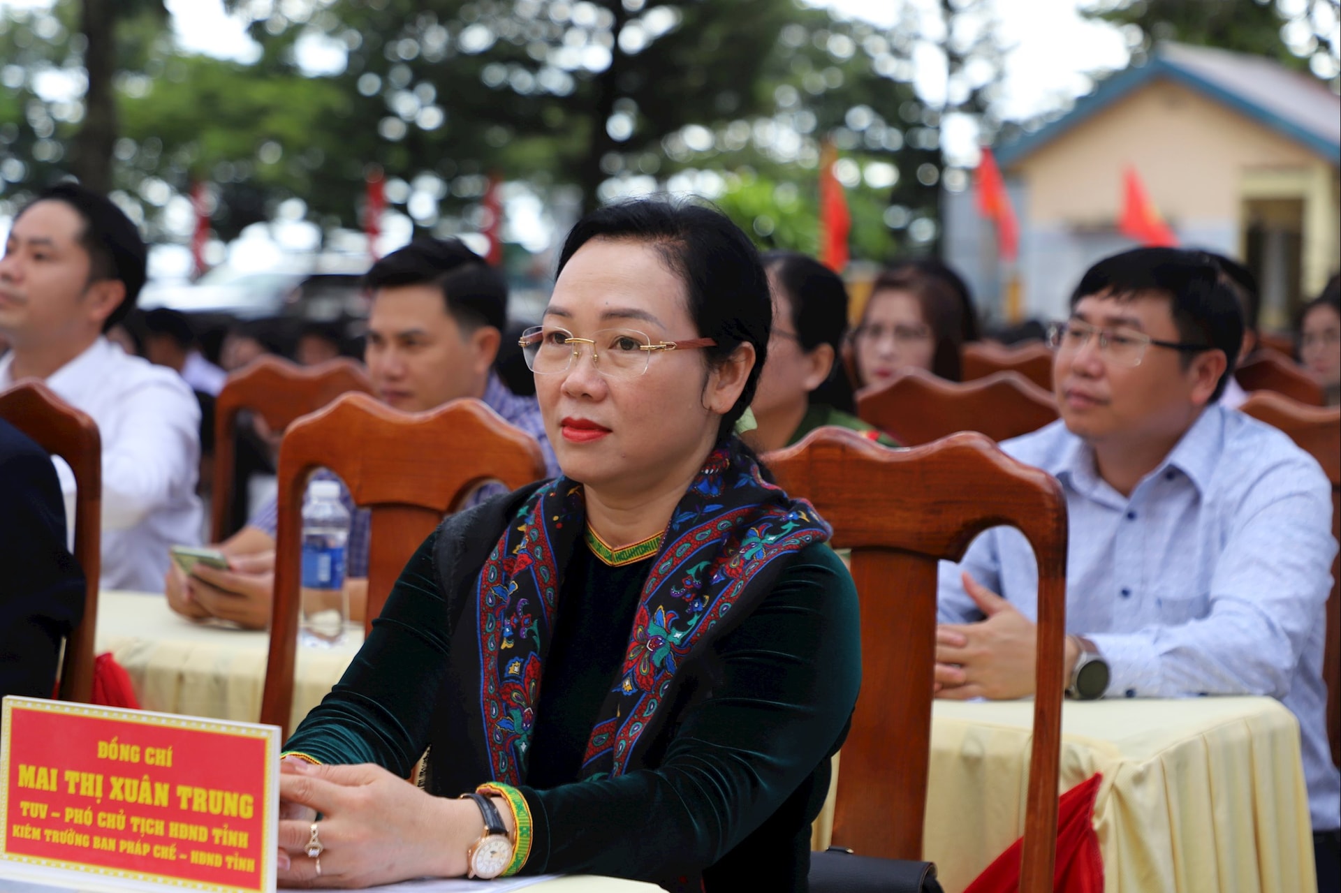 Đồng chí Mai Thị Xuân Trung, Tỉnh ủy viên, Phó Chủ tịch HĐND tỉnh, Trưởng Ban Pháp chế HĐND tỉnh Lâm Đồng dự Lễ Khai giảng năm học 2025-2026 tại Trường THPT Trần Hưng Đạo (xã Đức Lập)