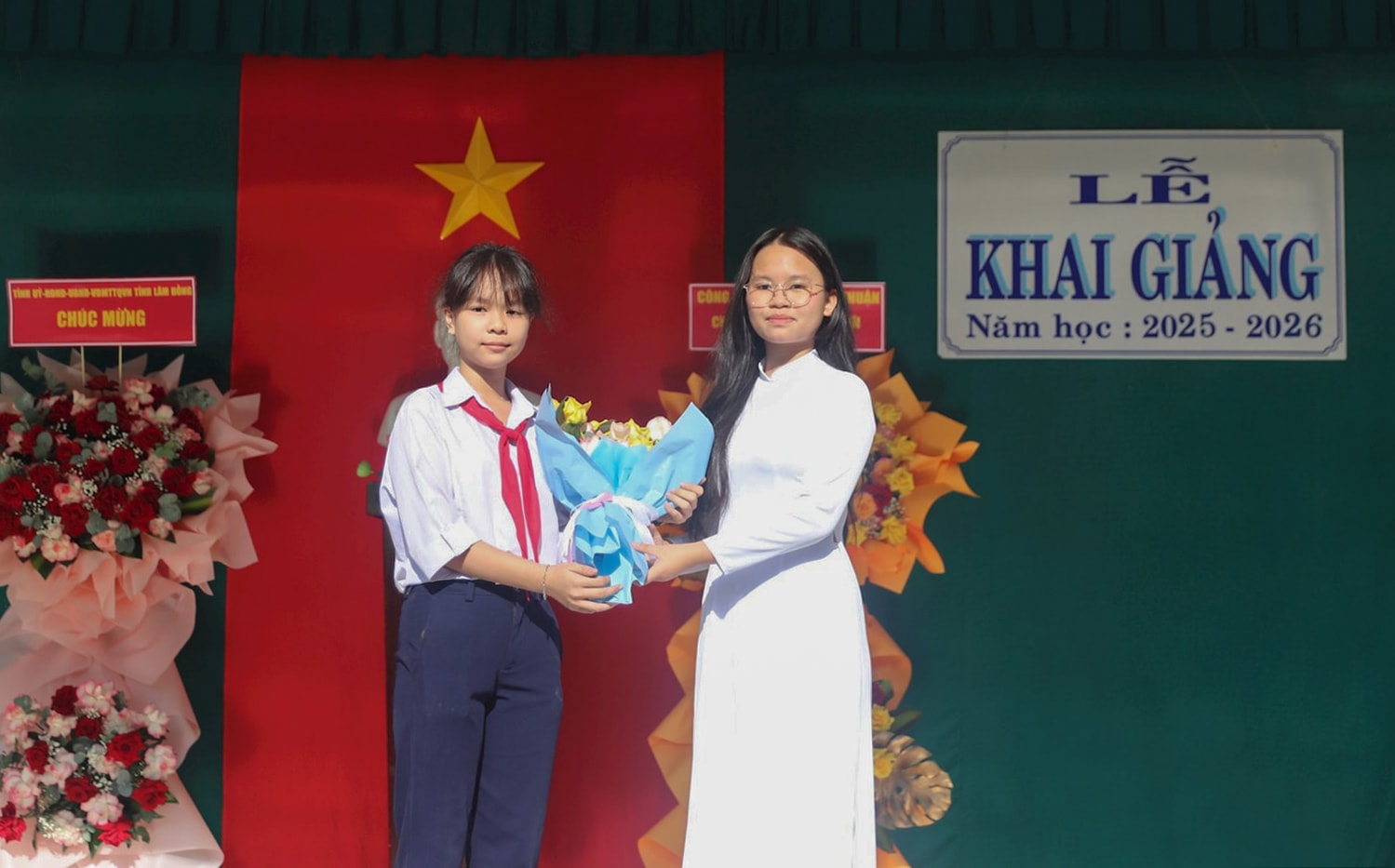 nghi-thuc-chao-don-hoc-sinh-khoi-6-vao-truong-tai-truong-thcs-le-hong-phong(1).jpg