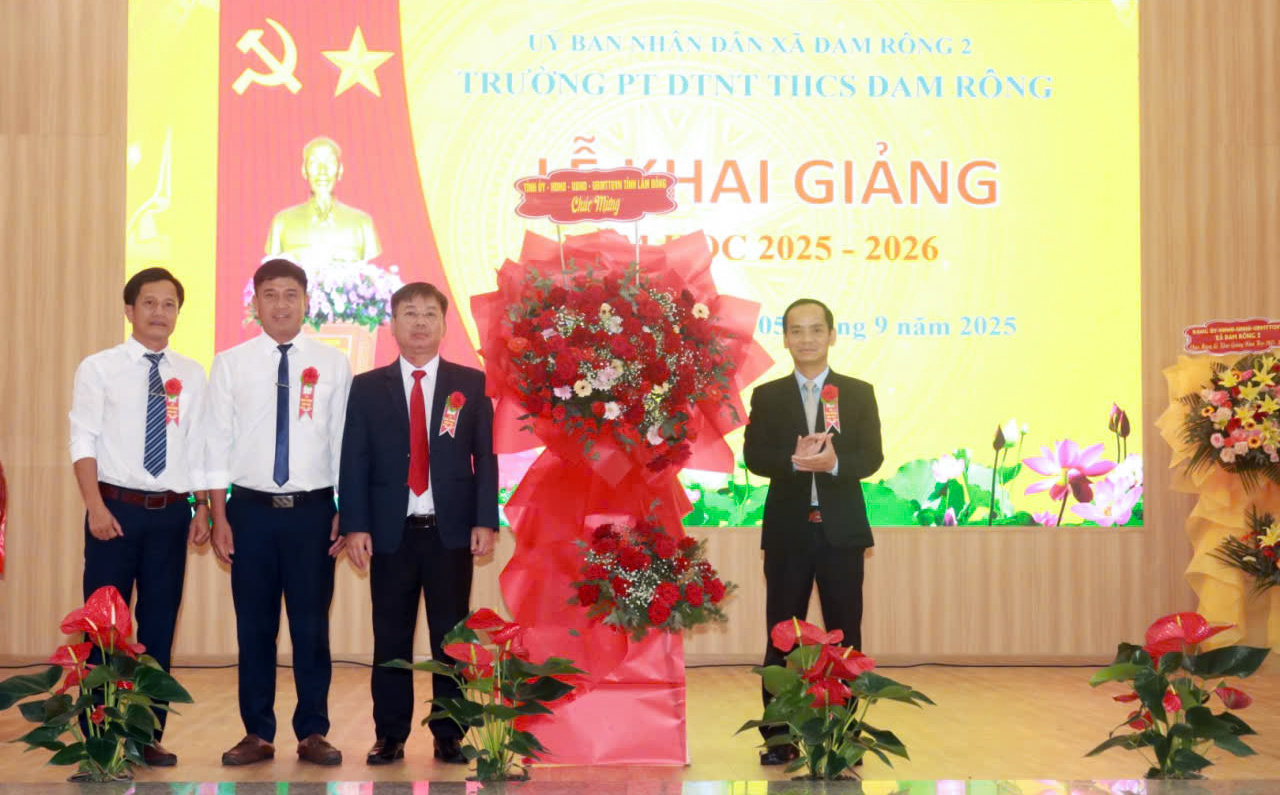 tang-hoa-chuc-mung-le-khai-giang-nam-hoc-moi(1).jpg