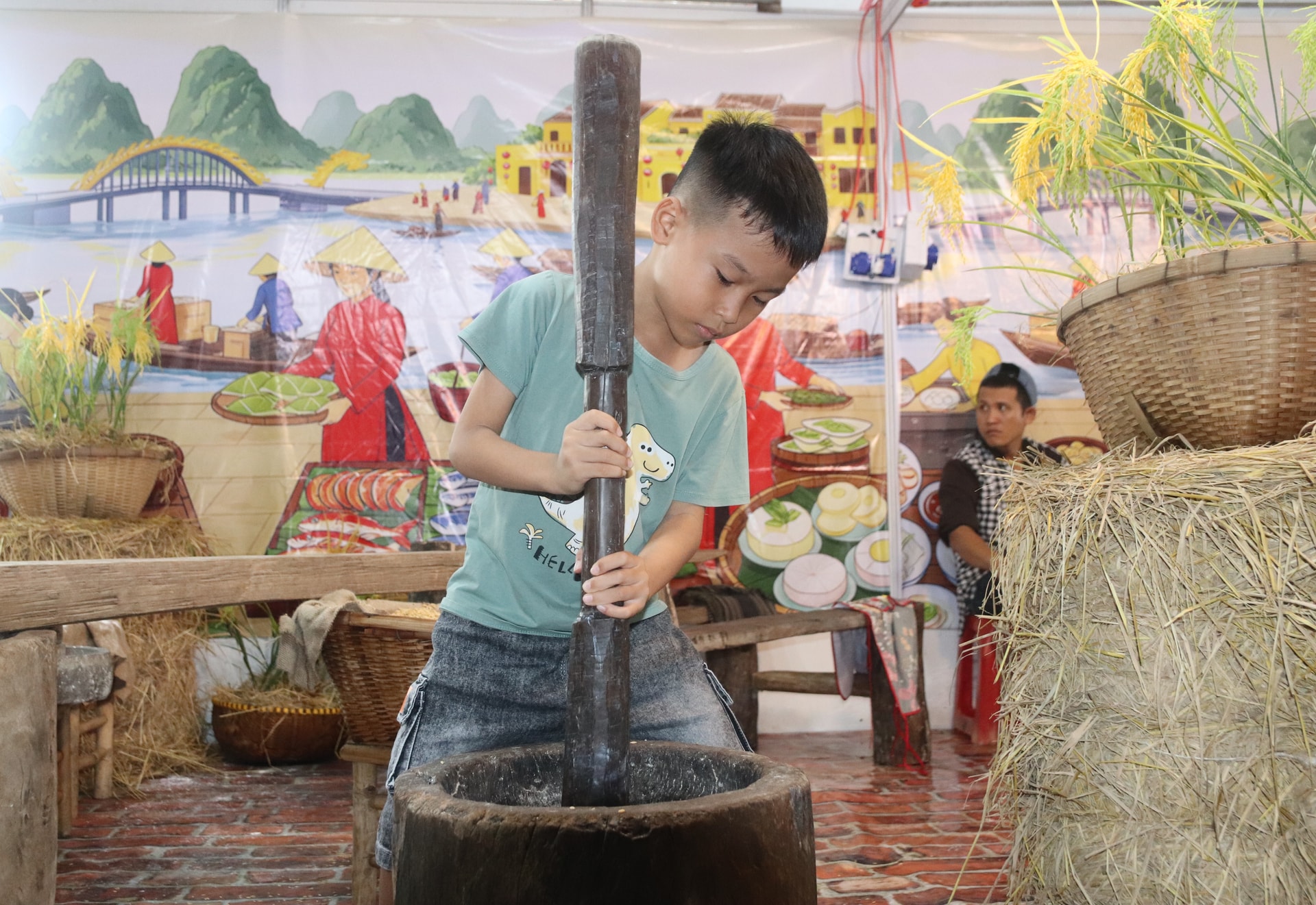 Minh Hoang អាយុ 7 ឆ្នាំរៀនដំបូងអំពីបាយអ